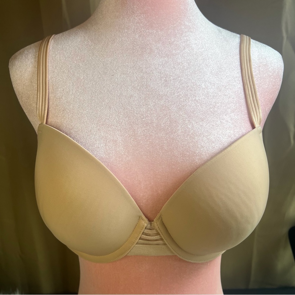 Le Mystere
T-shirt
Bra
Tan
34D